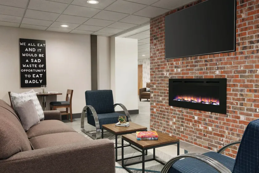 Four Points by Sheraton Raleigh Arena - Image 1