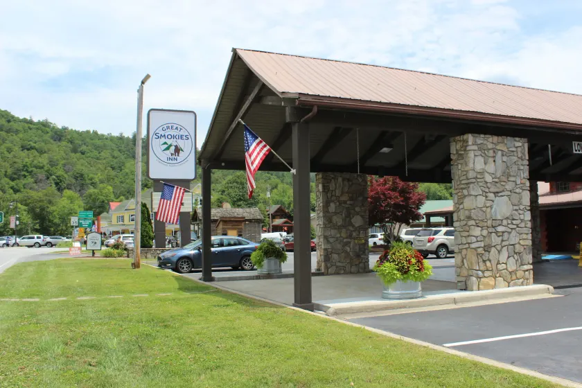 Great Smokies Inn - Cherokee - Image 1