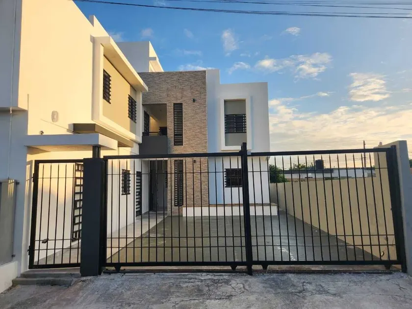 Apartamentos Melya cerca de la Playa Caleta - Image 1