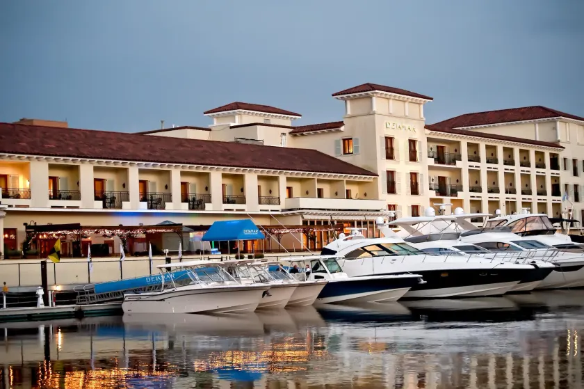 Delamar Greenwich Harbor - Image 1