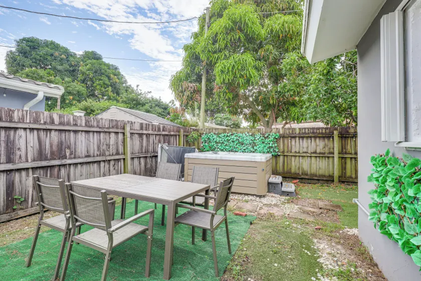 Hollywood Hideaway: Close to Dtwn & Beaches - Image 1