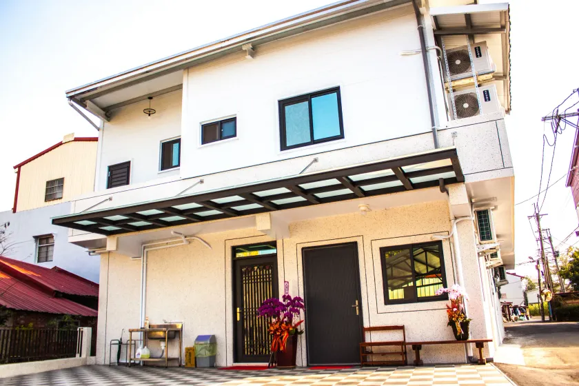 Yellow Mountain Homestay - Image 1