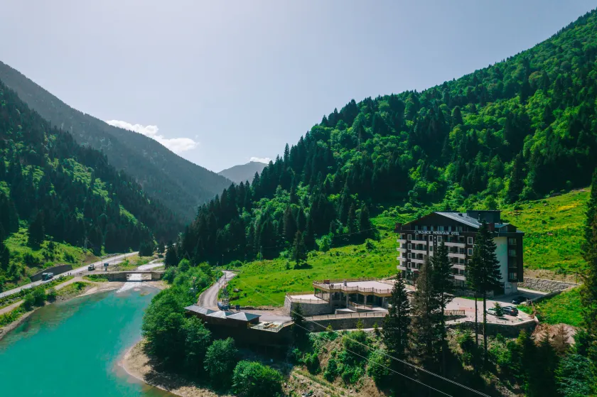 PAZARCIK MOUNTAIN HOTEL - Image 1