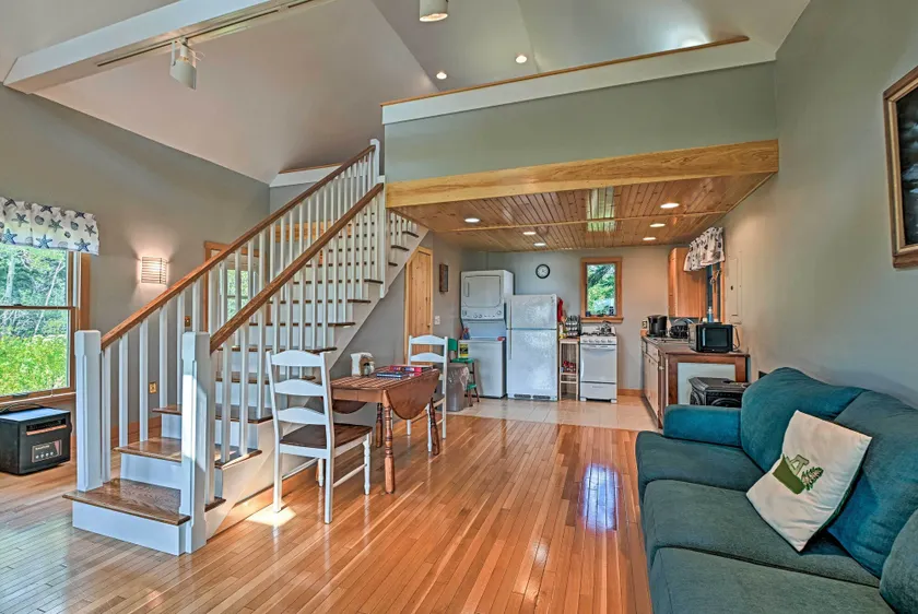 Charming Stonington Studio w/ Ocean Views! - Image 1