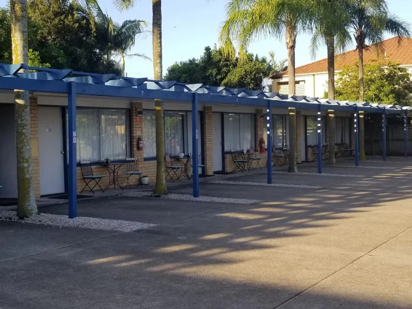 Raceways Motel - Image 1