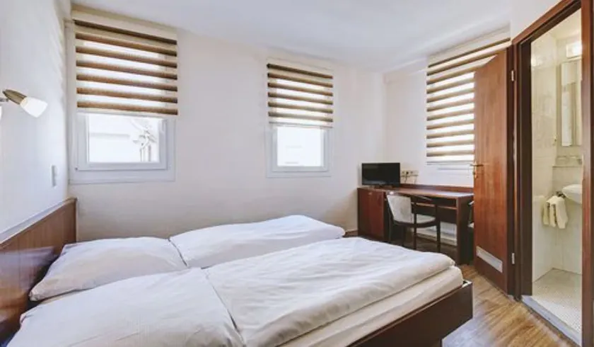 Hotel Filoxenia - Image 1
