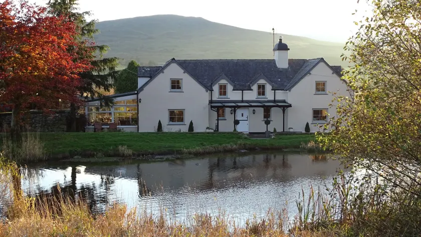 Llwyn Onn Guest House - Image 1
