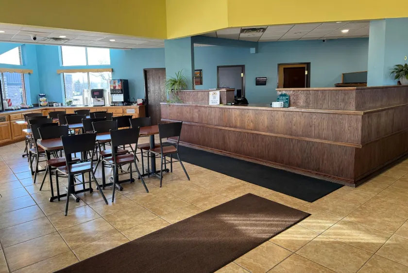 Days Inn by Wyndham Sault Ste Marie MI - Image 1