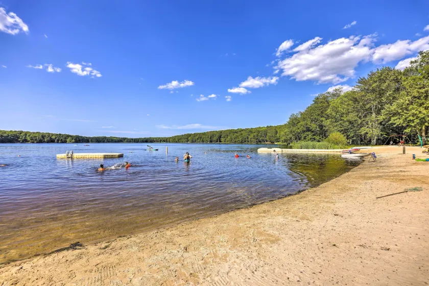 Deck, Fire Pit & Beach Access: Big Bass Lake Home - Innvendig