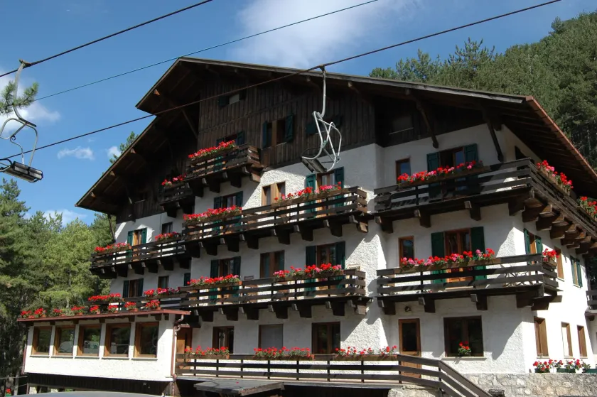 Hotel Garnì Mille Pini - Image 1