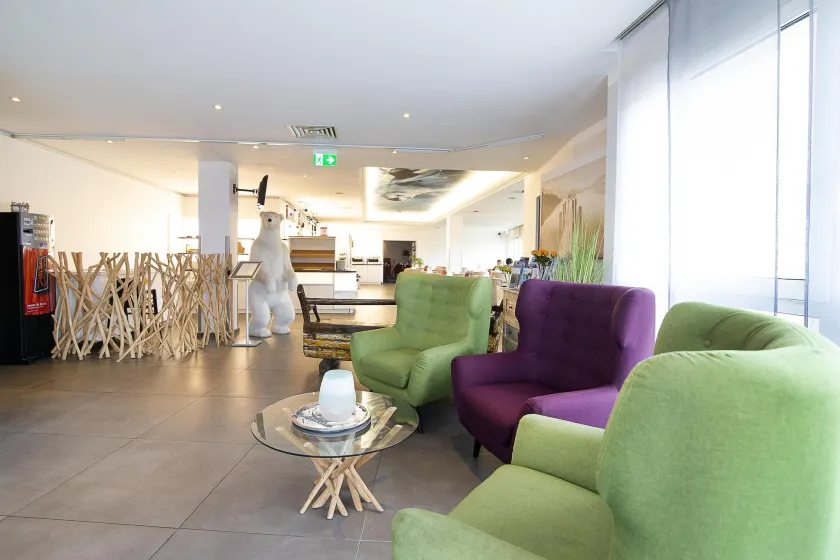 Nautic Hotel Bremerhaven - Image 1