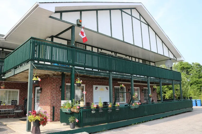 Fenelon Inn - Image 1