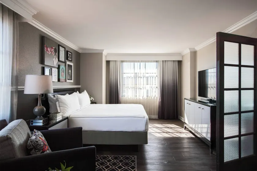 The Lindy Renaissance Charleston Hotel - Image 1