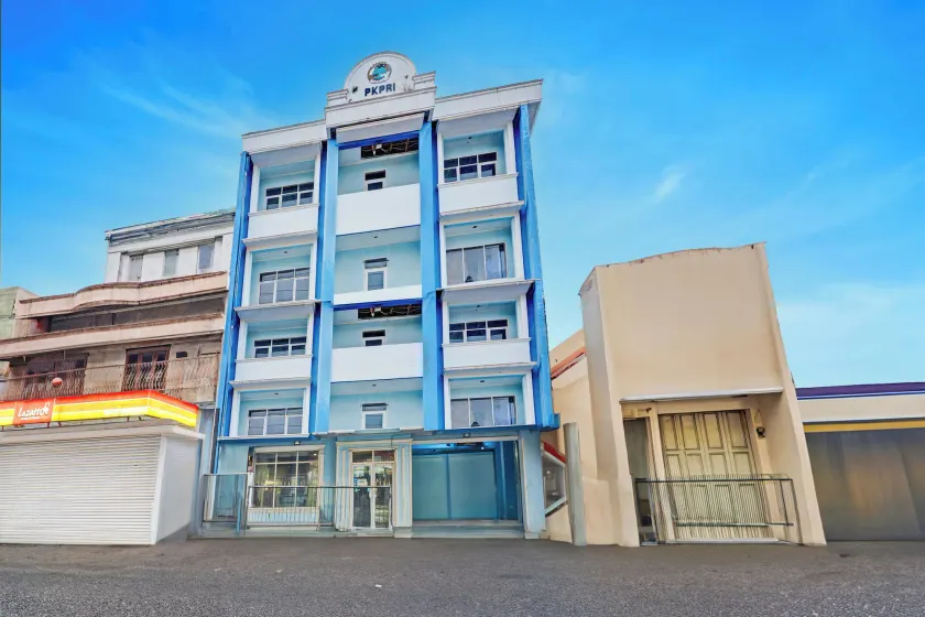 OYO 94802 Hotel Prima - Image 1
