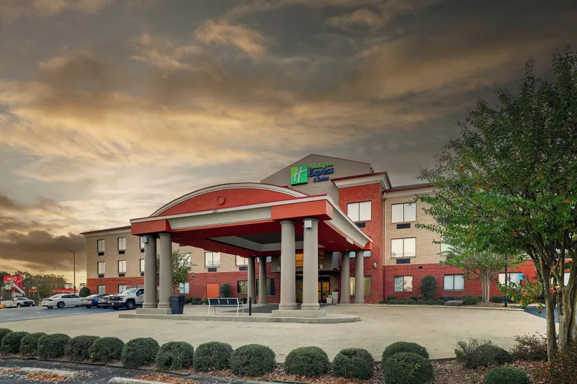 Holiday Inn Express Hotel & Suites- Gadsden by IHG - Image 1
