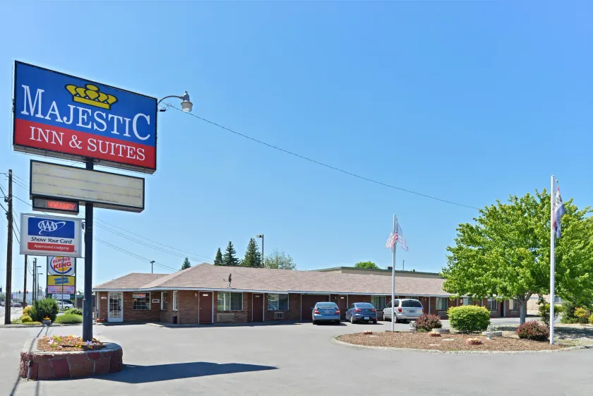 Majestic Inn & Suites - Image 1