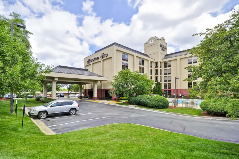 Hampton Inn Kansas City/Overland Park - Image 1