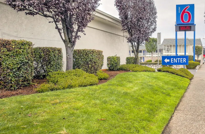 Motel 6-Coos Bay, OR - Image 1