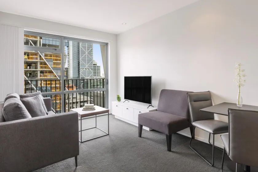 Auckland Harbour Suites - Image 1