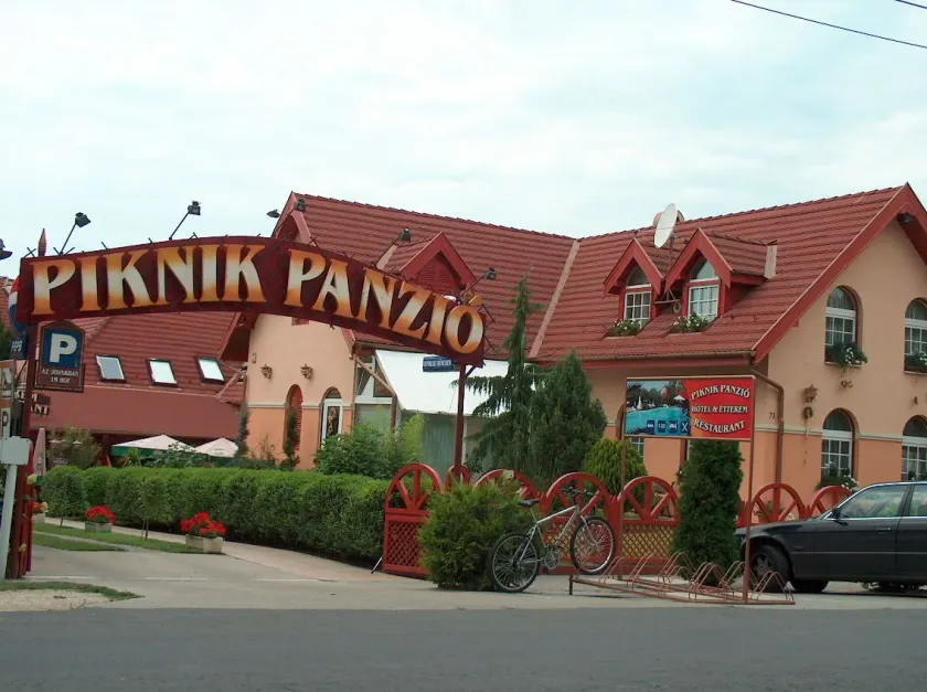 Piknik Wellness Hotel - Image 1