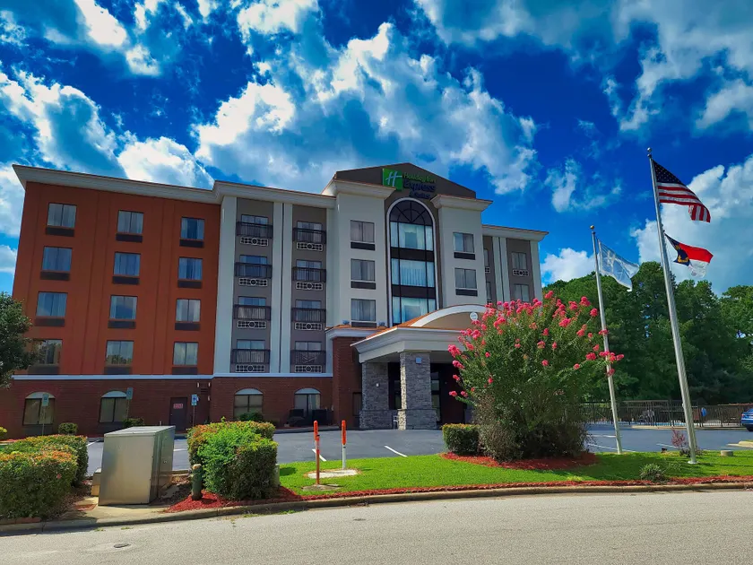 Holiday Inn Express & Suites Wilson-Downtown by IHG - Image 1