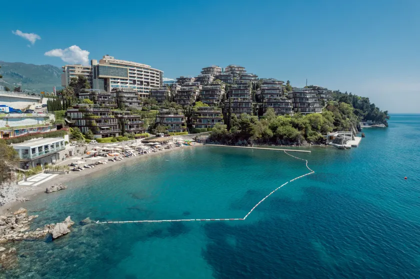 Dukley Hotel & Resort - Image 1