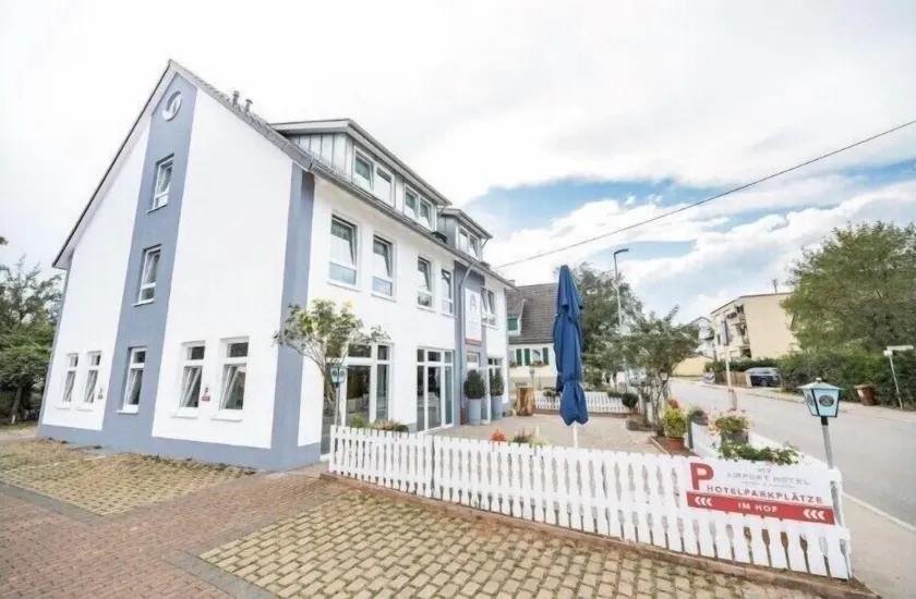 Airport Hotel - Image 1
