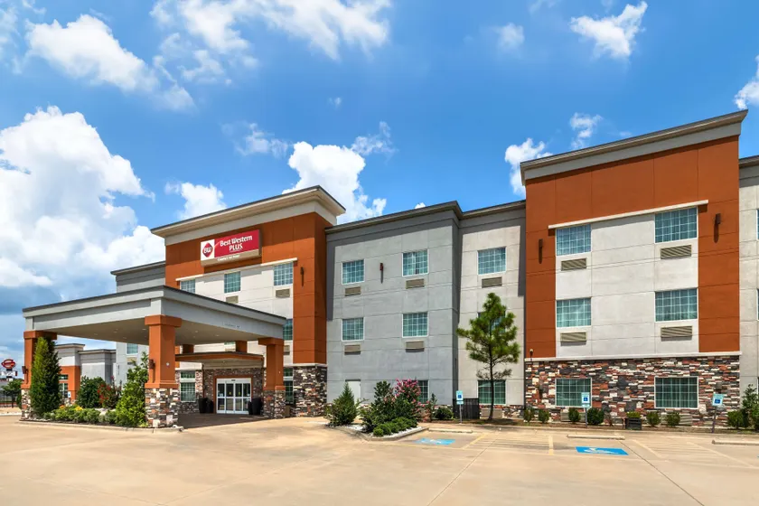 Best Western Plus Coweta's 1st Hotel - Image 1