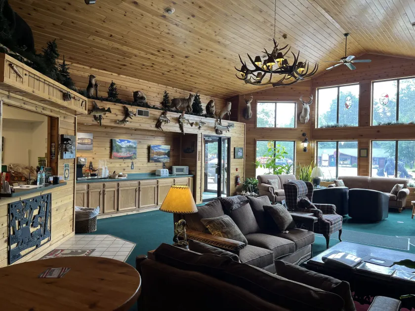 Boulder Bear Motor Lodge - Image 1