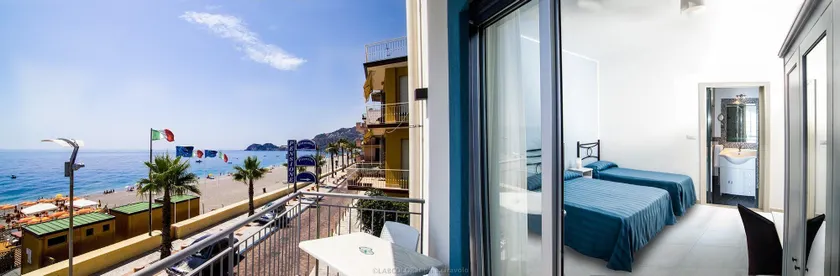 Maniel Beach Hotel - Image 1