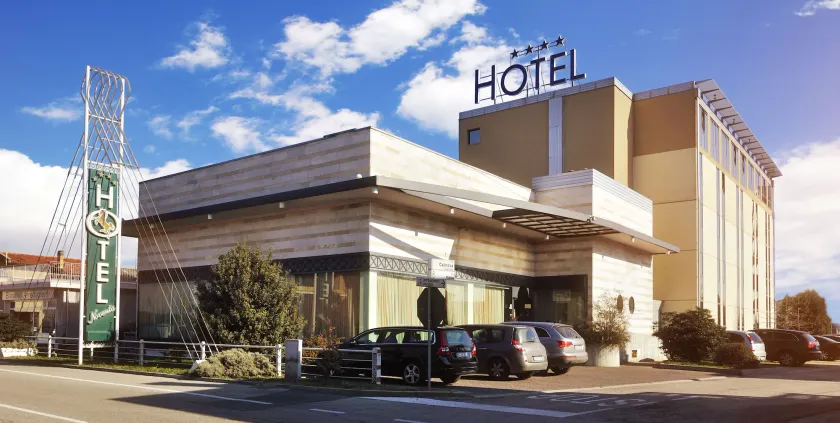 Noventa Hotel - Image 1