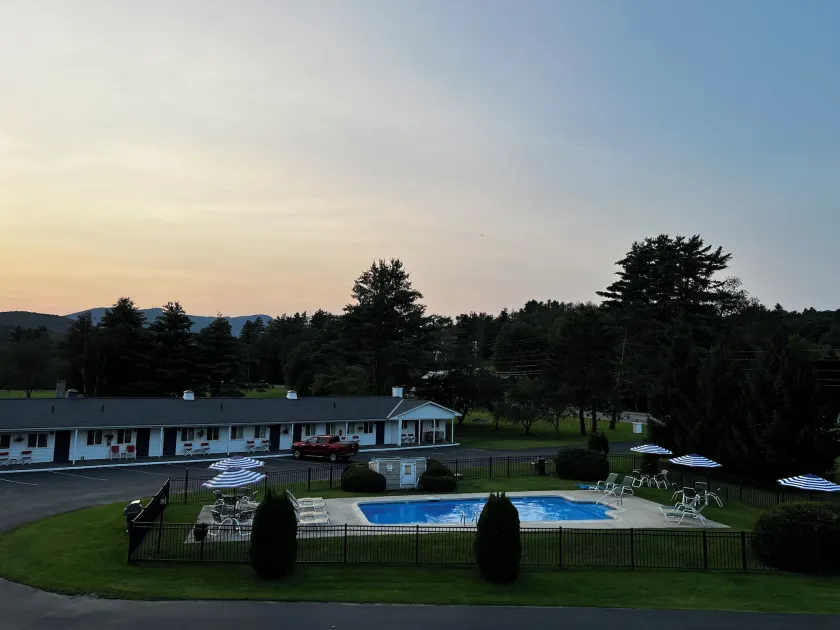 Stowe Motel & Snowdrift - Image 1