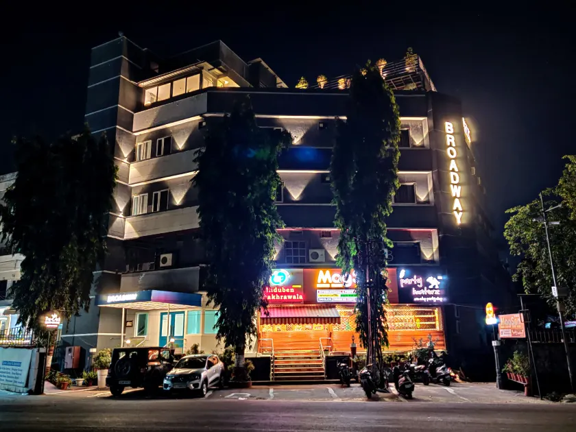 Hotel Broadway Udaipur - Image 1