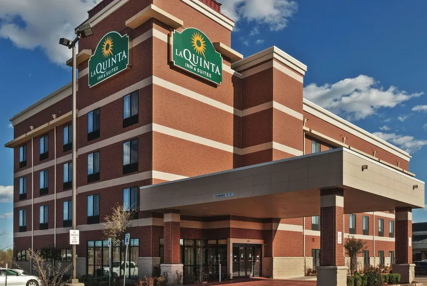 La Quinta by Wyndham Edmond - Image 1