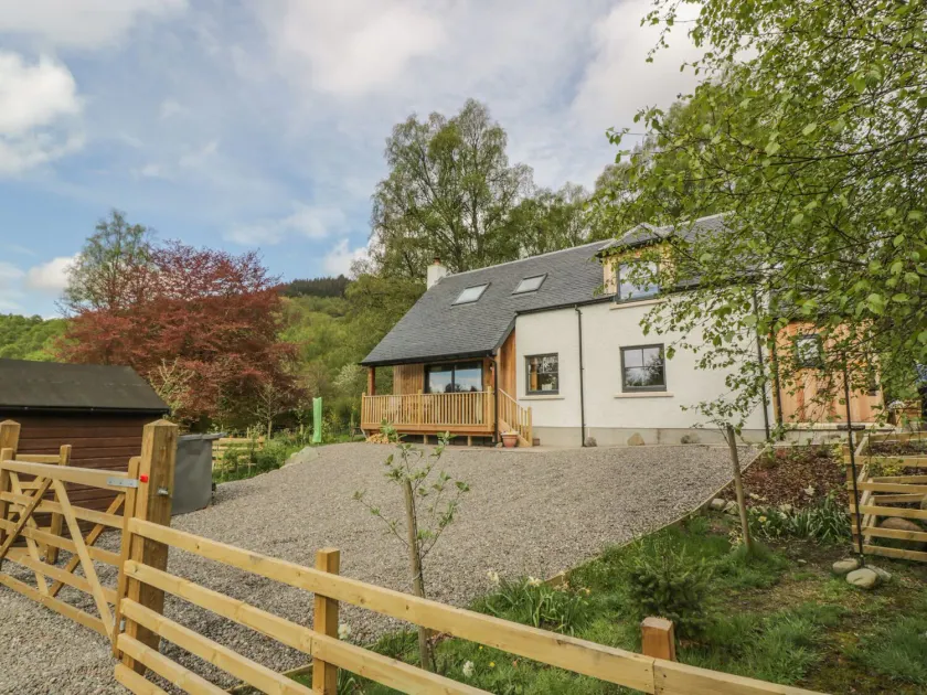 Fois House - Image 1