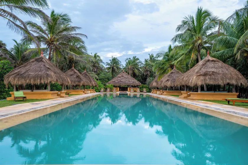 Bar Reef Resort - Dolphins, Kitesurfing & Wildlife - Image 1
