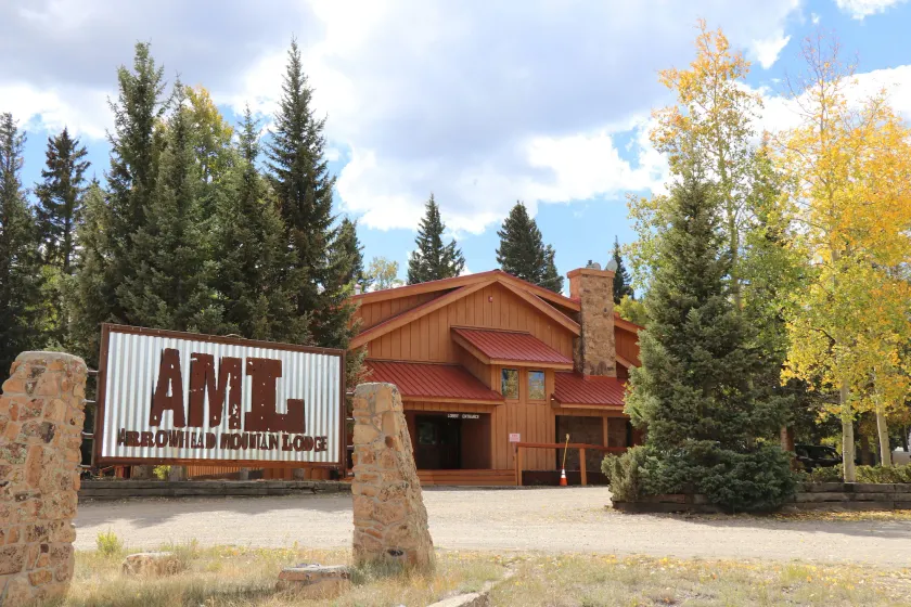 Arrowhead Mountain Lodge - Image 1