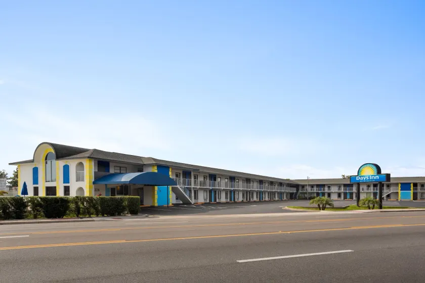 Days Inn by Wyndham Apopka/Orlando - Image 1