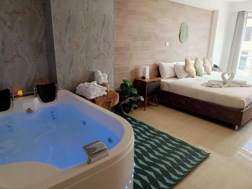 Jacuzzi Spa Cusco Hotel - Image 1