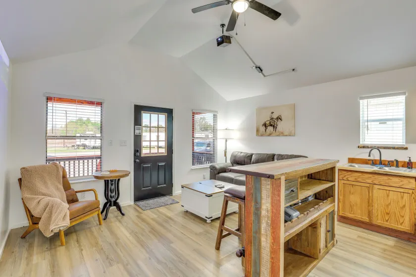 Boating & Fishing Home Base Near the Sabine River! - Image 1