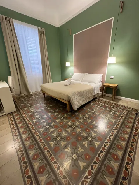 Bed in Spa - Image 1