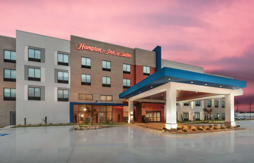 Hampton Inn & Suites Conway - Image 1