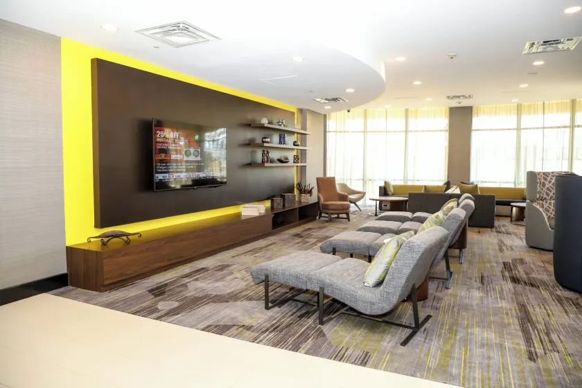 Courtyard by Marriott Toronto Brampton - Image 1