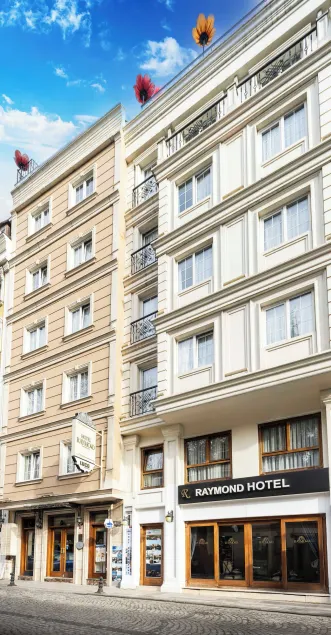 Raymond Hotel Old City - Image 1