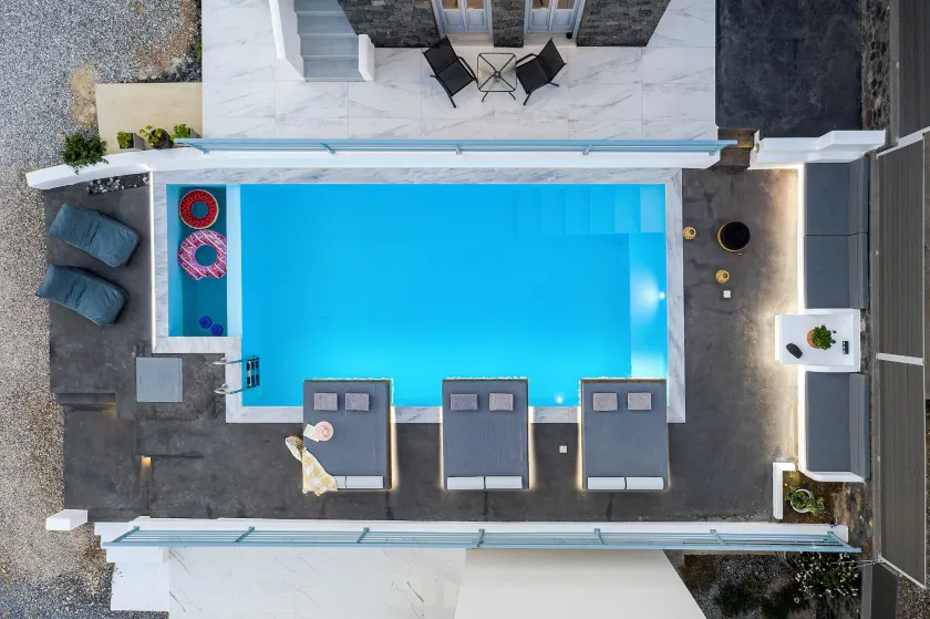 BlackStone Luxury Suites - Image 1