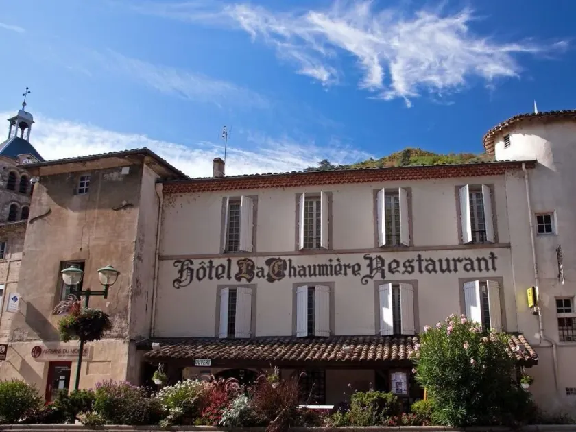 Logis Hotel Restaurant La Chaumière - Image 1