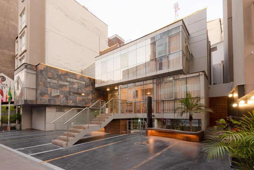 Ayenda Montreal Miraflores - Image 1