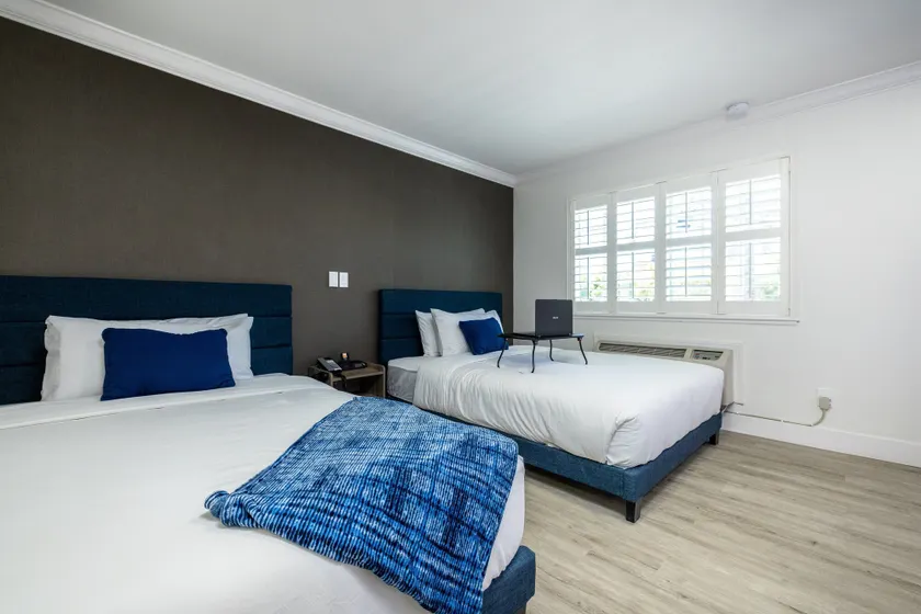 WAFER 450 Hotel - Image 1