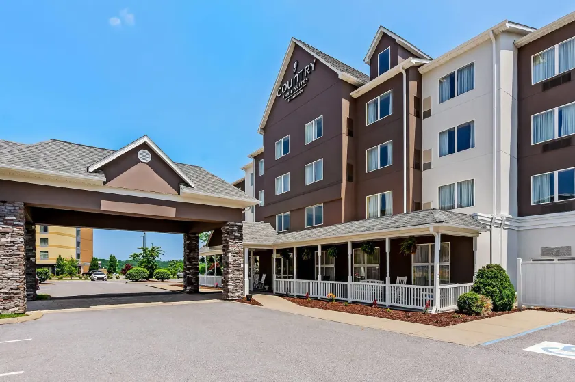 Country Inn & Suites by Radisson, Princeton, WV - Image 1
