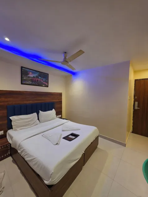 Hotel Wellingten - Image 1